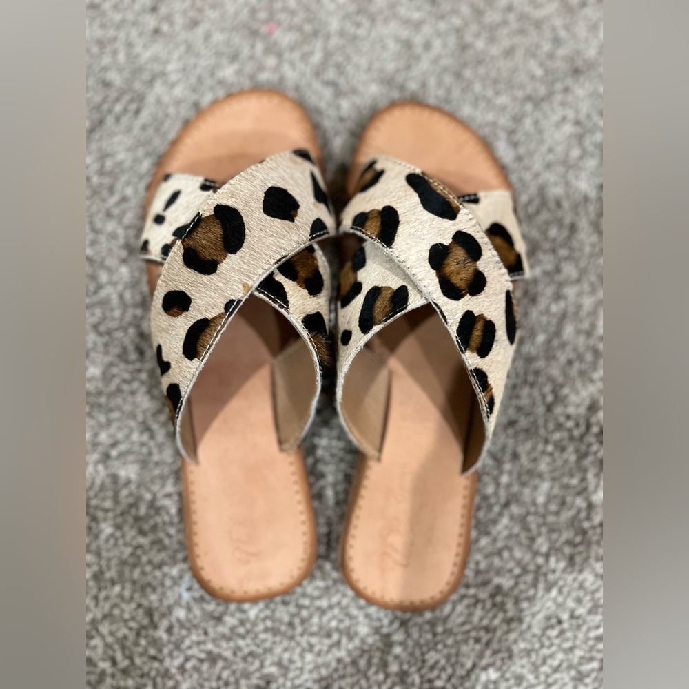 Unbridled ARIAT Ava cheetah printed calf hair sandals —8.5 BRAND NEW!
